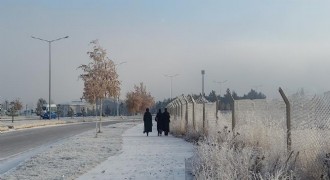 - Erzurum buz kesti, sis şehri örttü